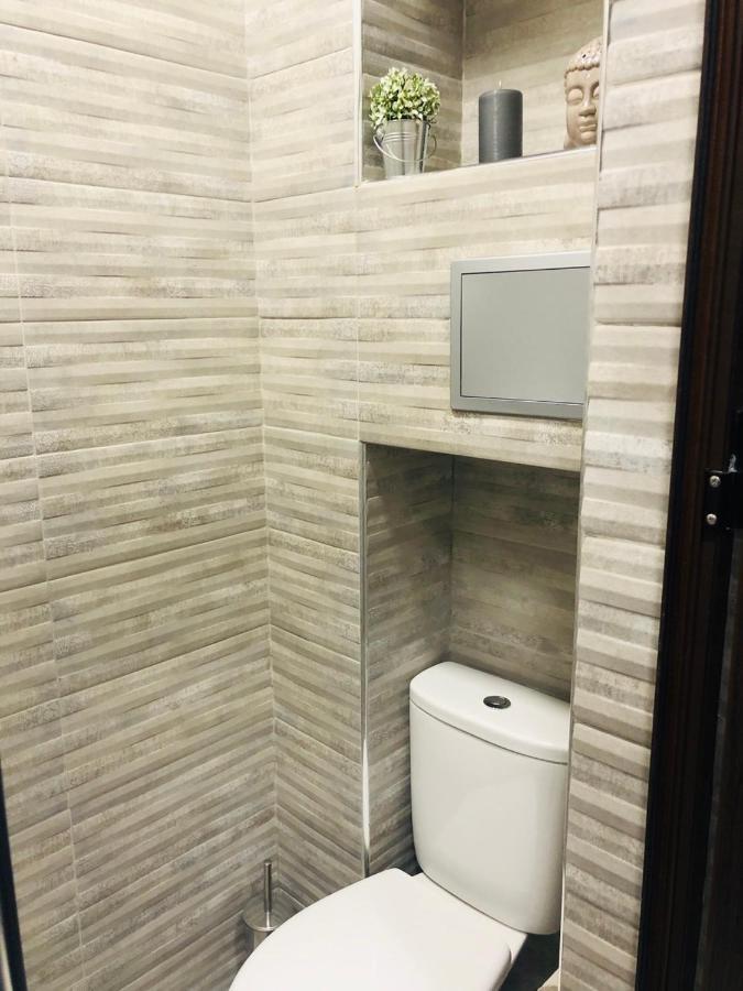 Lovely 3-Bedroom Apartment For 7 Ppl At The Centre ヴァルナ エクステリア 写真
