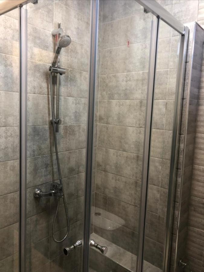 Lovely 3-Bedroom Apartment For 7 Ppl At The Centre ヴァルナ エクステリア 写真